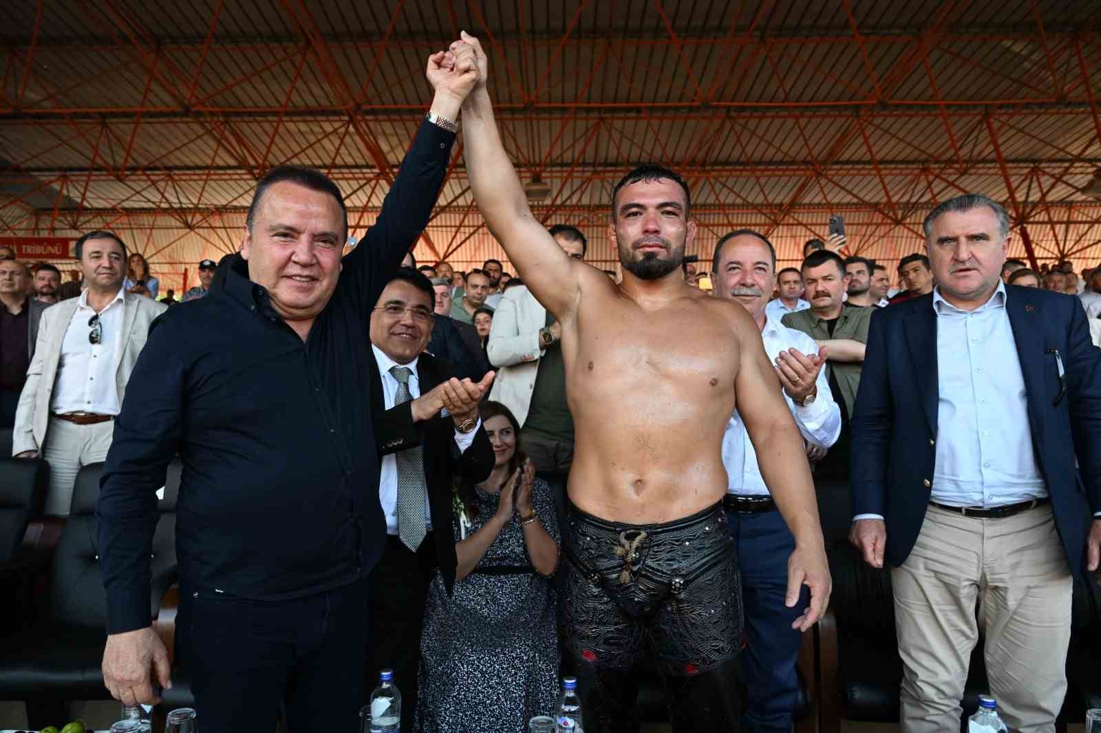 662’İNCİ TARİHİ KIRKPINAR YAĞLI GÜREŞLERİ’NDE BAŞPEHLİVAN ANTALYA BÜYÜKŞEHİR BELEDİYESİ SPOR