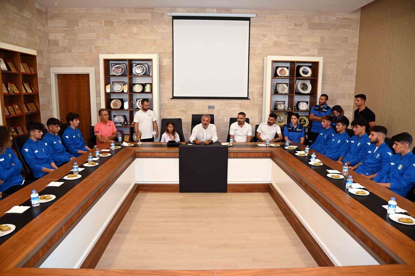 MANAVGAT BELEDİYE BAŞKANI ŞÜKRÜ SÖZEN, MANAVGAT BELEDİYESPOR ALT YAPISININ FARKLI