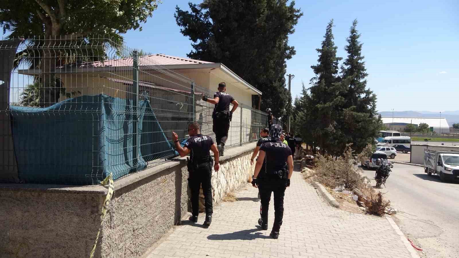 KAHRAMANMARAŞ’TA POLİS EKİPLERİNİN DUR İKAZINA UYMAYARAK KAÇAN SÜRÜCÜYE 10 BİN