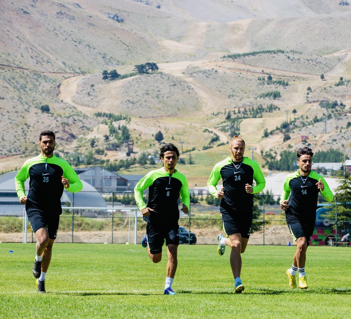 TFF 2. LİG KIRMIZI GRUP'TA MÜCADELE EDEN ISPARTA 32 SPOR'UN