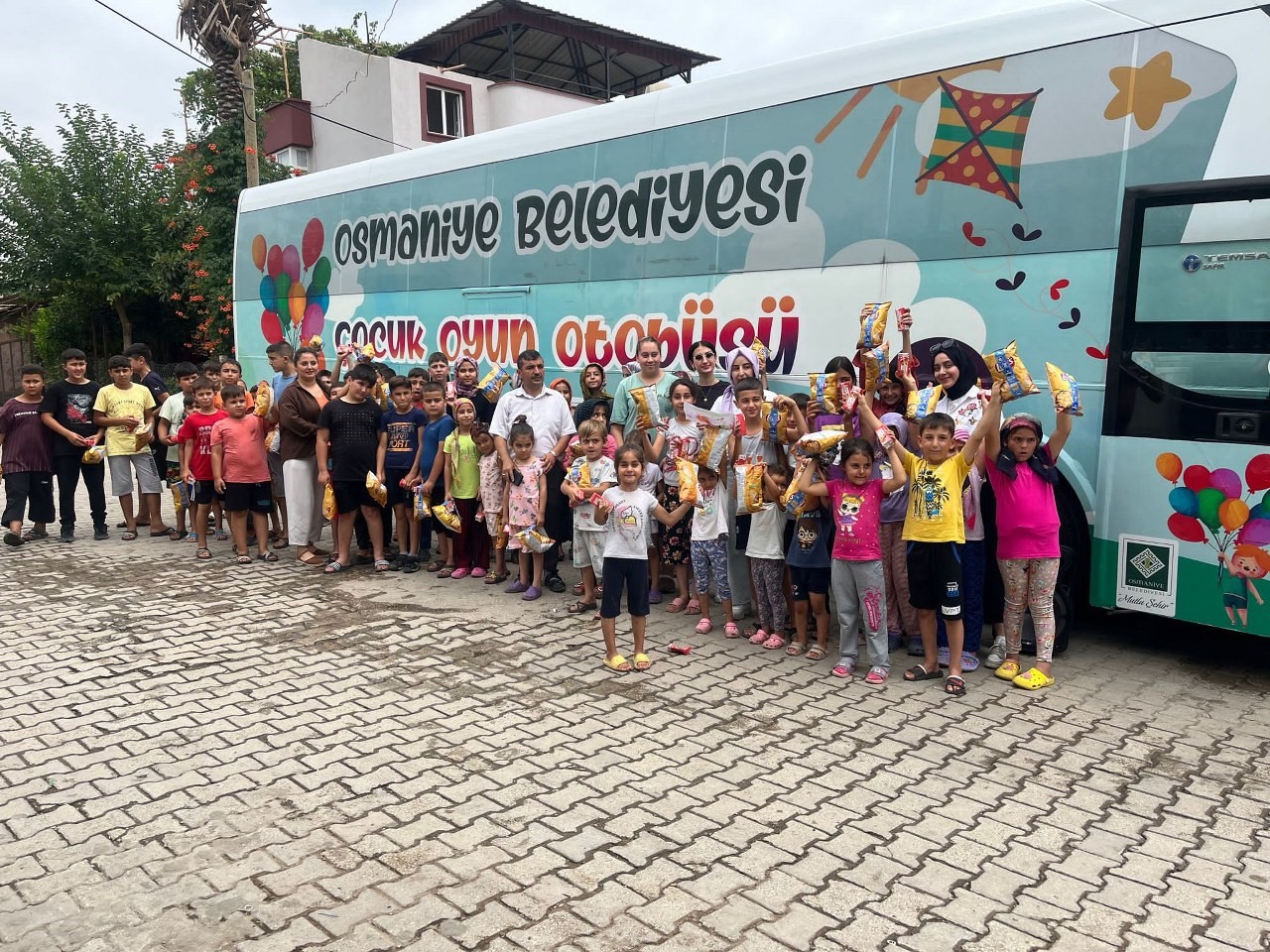 KURAN KURSU ÖĞRENCİLERİ ÇOCUK OYUN OTOBÜSÜNDE DOYASIYA EĞLENDİ