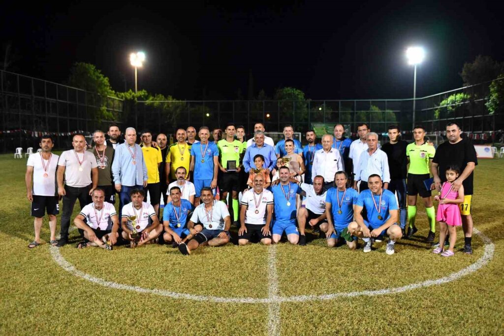 Mersin’de 40 yaş üstü futbol turnuvası sona erdi