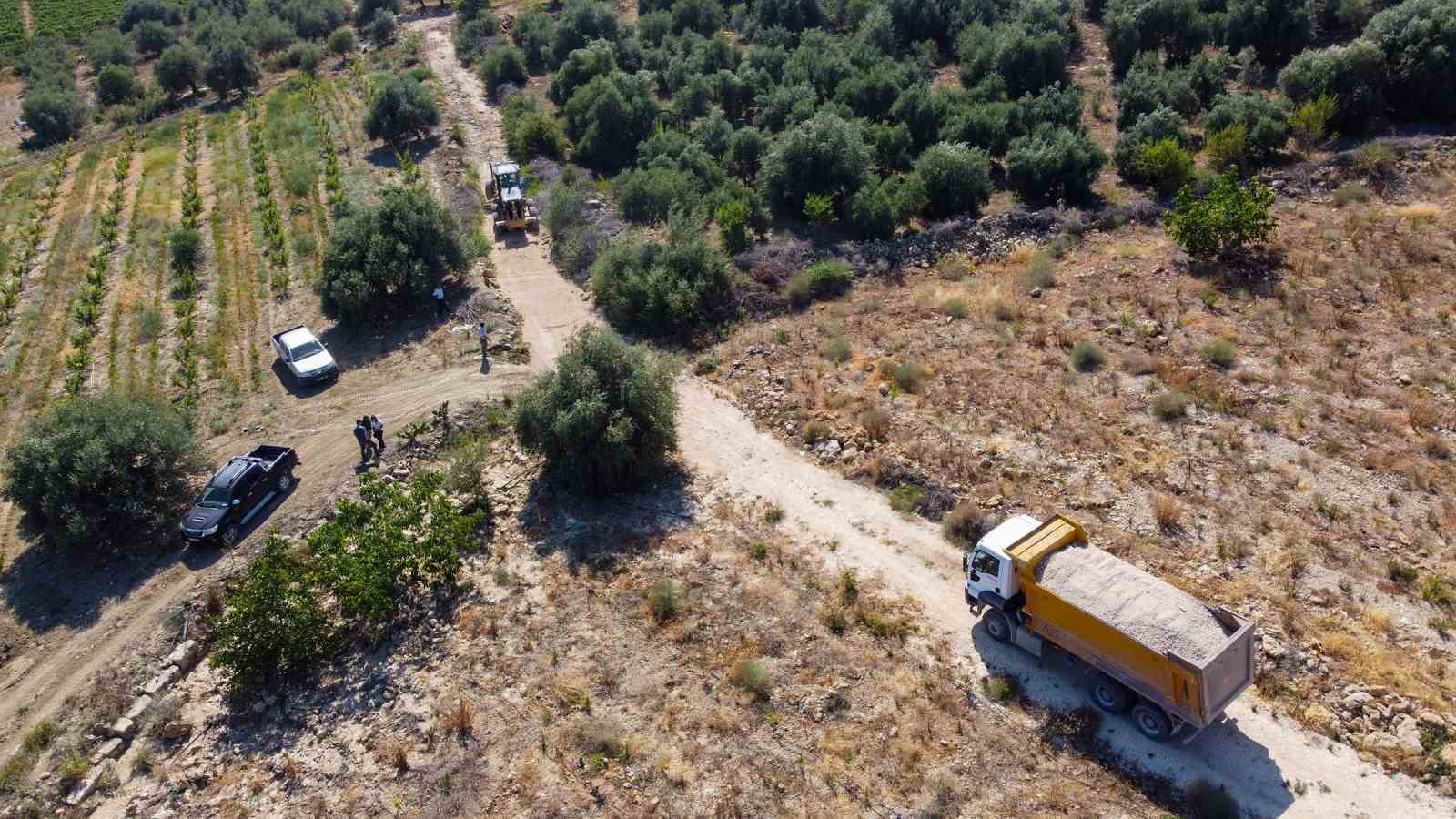TARSUS BELEDİYESİNCE, KIRSAL MAHALLELERDE GERÇEKLEŞTİRİLEN ÇALIŞMALARLA, BÖLGENİN ULAŞIM VE ALT