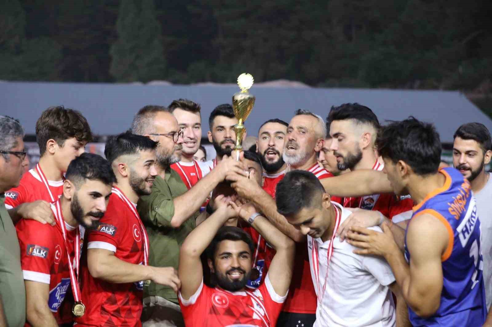 ADANA’NIN ALADAĞ İLÇESİNDE SPORSAL FAALİYETLER İÇERİSİNDE HER YIL DÜZENLENEN FUTBOL