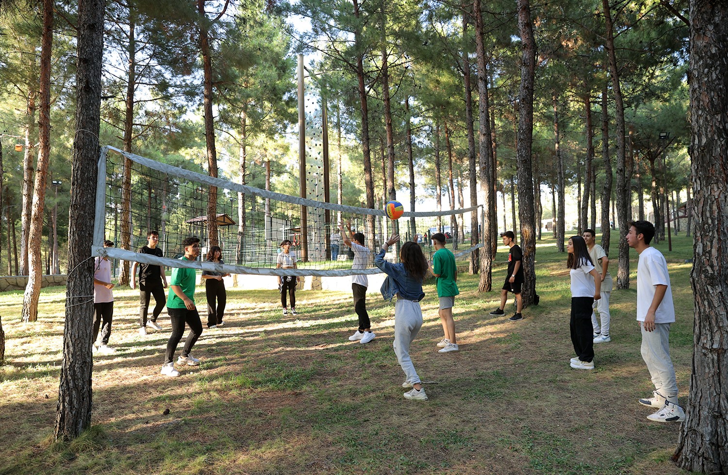 KAHRAMANMARAŞ’TA MEYDANA GELEN DEPREMLER SONRASI KONTEYNER KENTE YERLEŞMEK ZORUNDA KALAN