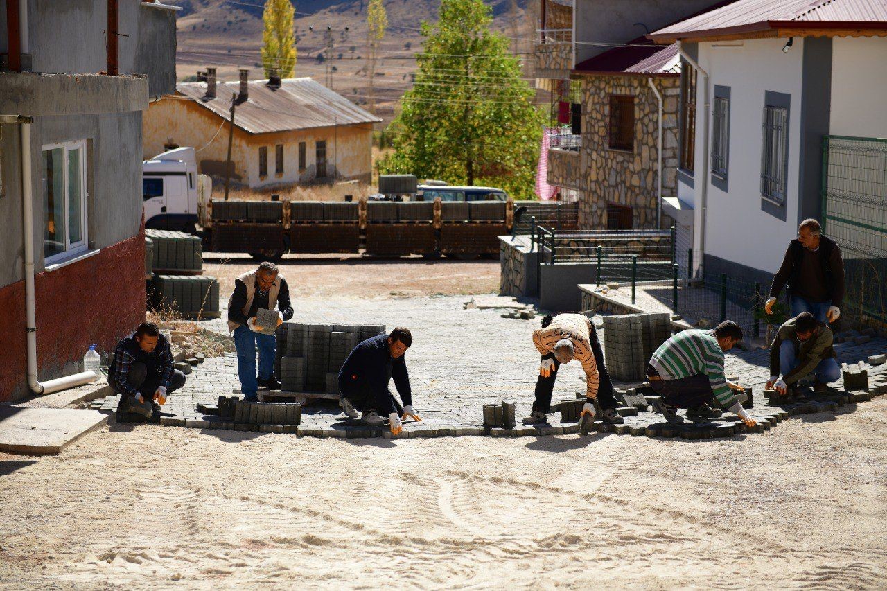 2 MİLYON METREKARE KİLİT PARKE DÖŞENDİ