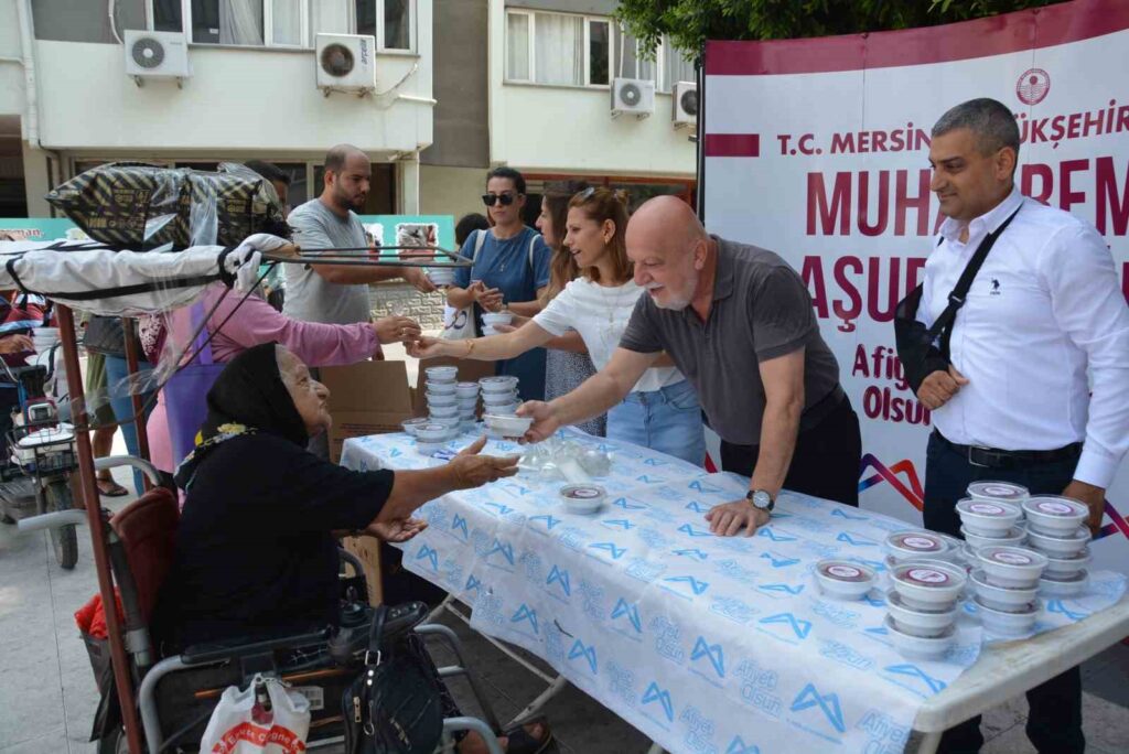 mersinde 13 ilcede asure ikram edildi faa6bb0