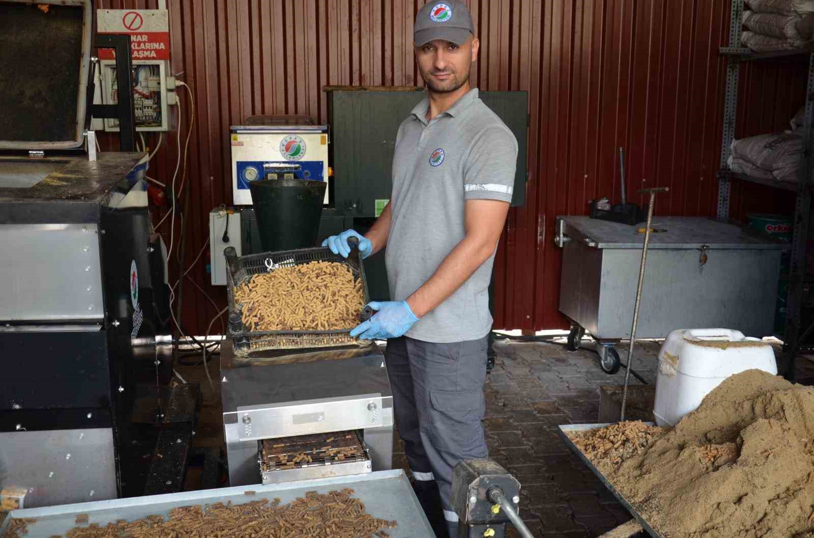 KEPEZ BELEDİYESİ, SOKAKTAKİ SEVİMLİ DOSTLARI BELEDİYE YEMEKHANESİ VE BELEDİYE KREŞLERİNDEN