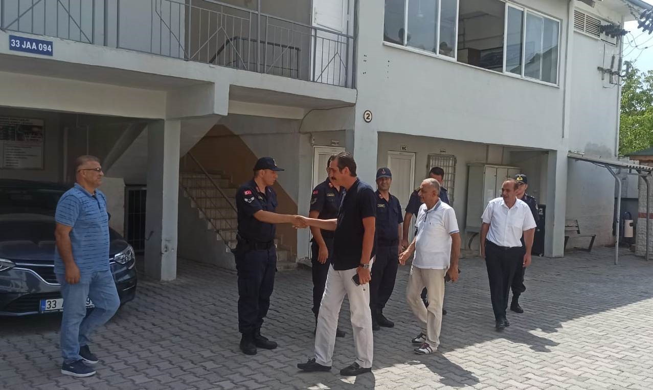 BOZYAZI KAYMAKAMI TUNCAY TOPSAKALOĞLU, İLÇE JANDARMA KOMUTANLIĞI GÖREVİNE ATANAN ÜSTEĞMEN