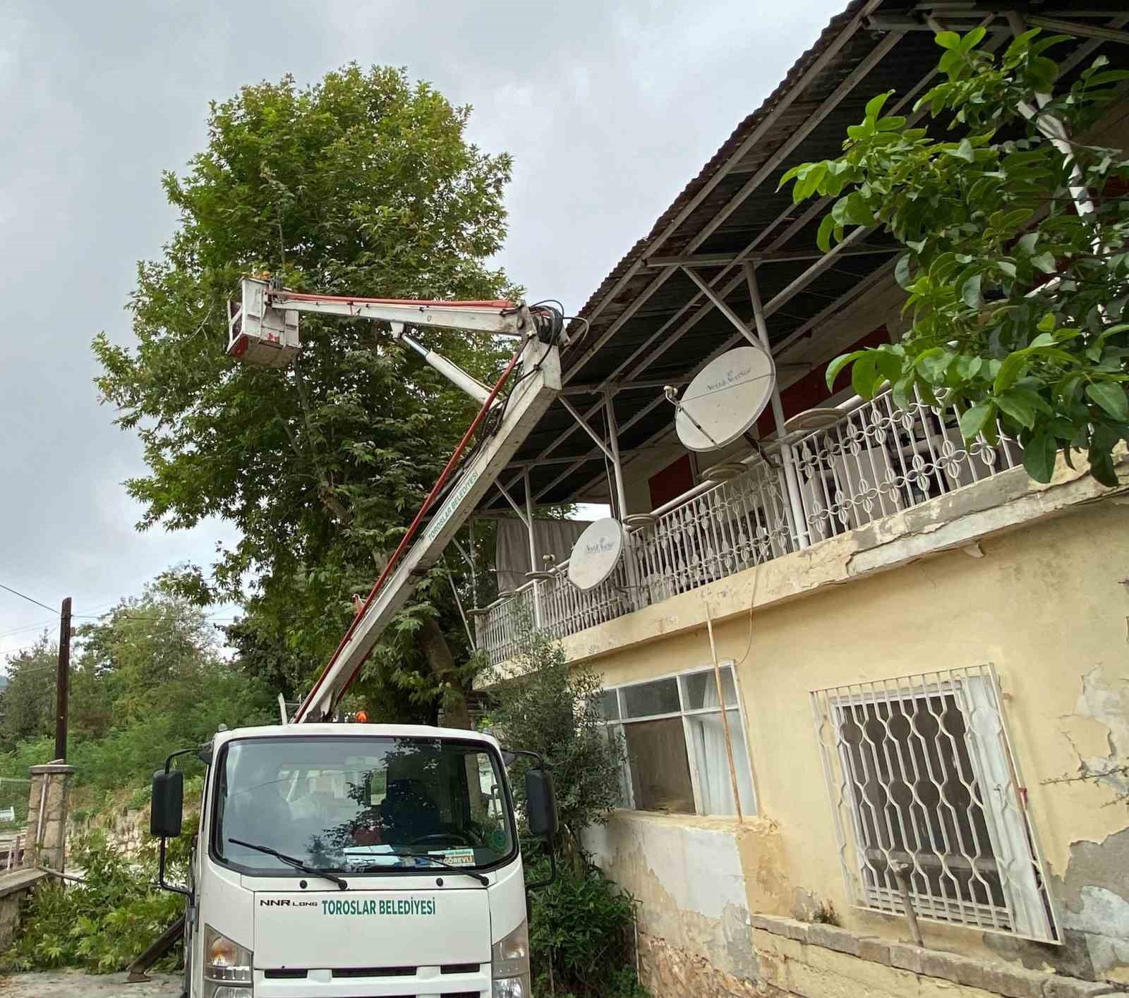MERSİN'DE YAYLA SAKİNLERİNİN TALEPLERİNİN YERİNE GETİRİLDİĞİ ÇALIŞMALAR ÇERÇEVESİNDE, TOROSLAR BELEDİYESİ