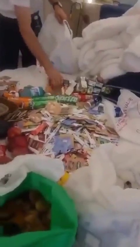 turistin odasindan cikanlar otel calisanlarini saskina cevirdi 6489640