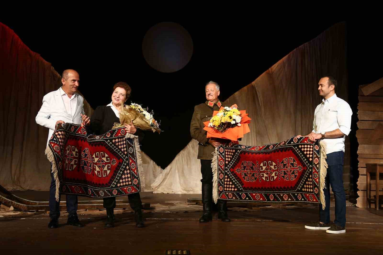 DÖŞEMEALTI BELEDİYESİ TARAFINDAN 30 AĞUSTOS ZAFER BAYRAMI ETKİNLİKLERİ ÇERÇEVESİNDE SAHNELENEN