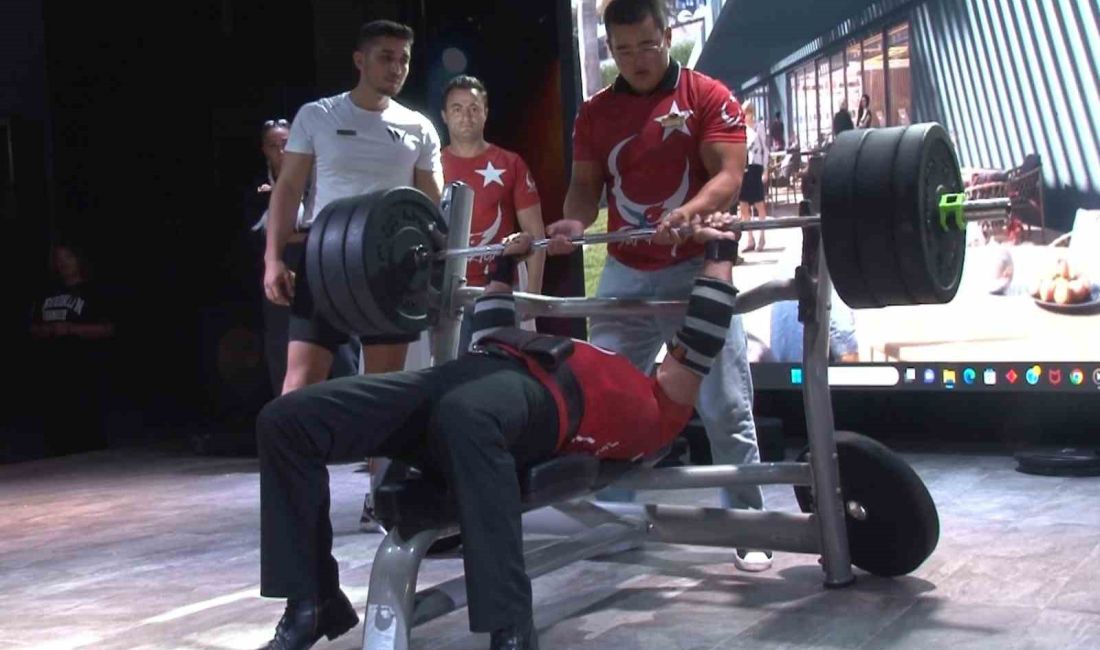 ANTALYA’NIN ALANYA İLÇESİNDE YAŞAYAN İNGİLİZ DENİZ KUVVETLERİ'NDEN EMEKLİ OLAN 80