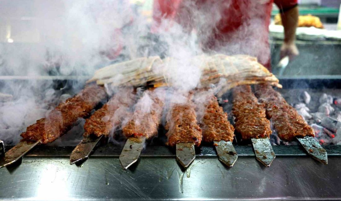 7. ULUSLARARASI ADANA LEZZET FESTİVALİ'NDE KEBAPÇILAR HAZIRLIKLARINI TAMAMLADI. 3 GÜNDE