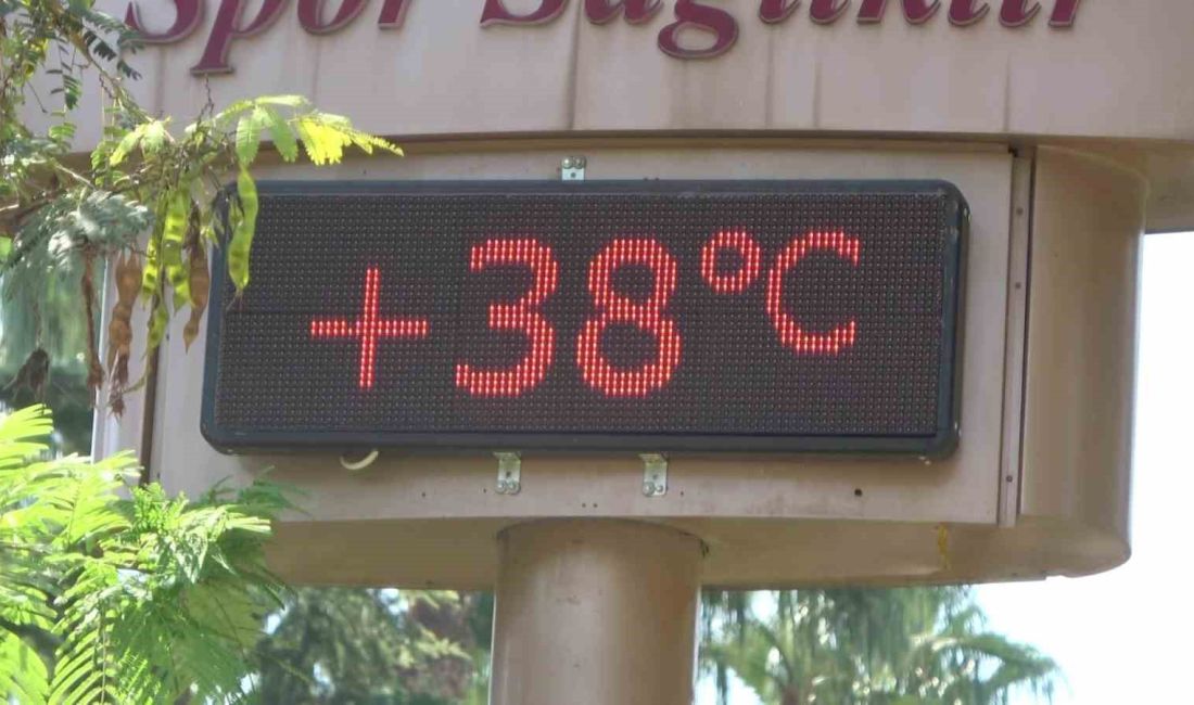 TÜRKİYE’DE BİRÇOK ŞEHİR SONBAHARI YAŞAMAYA BAŞLARKEN ADANA’DA SICAK HAVA VATANDAŞLARI