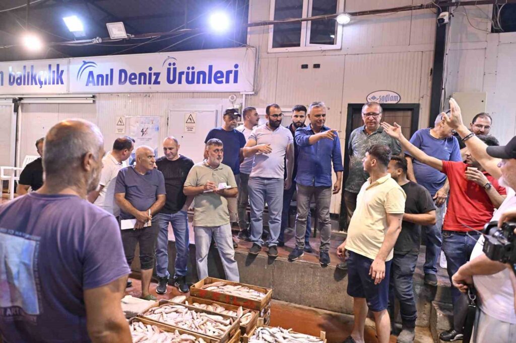 Antalya’da yasağın ardından balık mezadı başladı Antalya’da yasağın ardından balık mezadı başladı