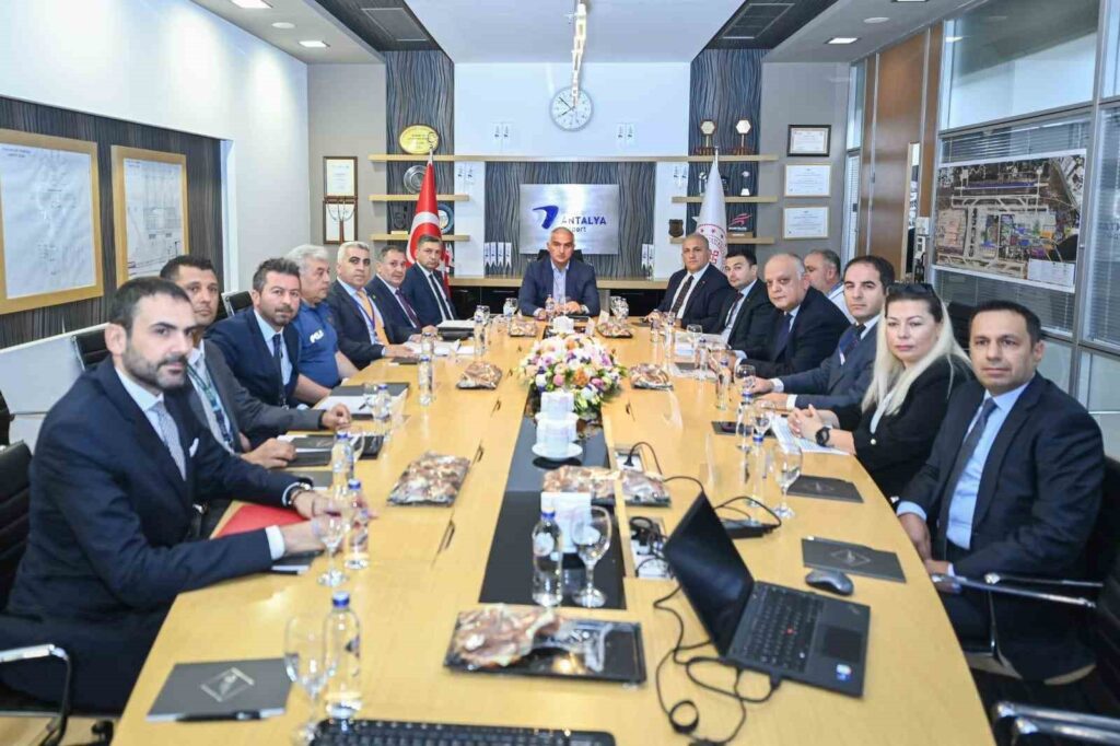Bakan Ersoy: “Antalya’mızın güzelliklerini daha fazla kişiye ulaştırmak için çalışmalarımıza devam edeceğiz"