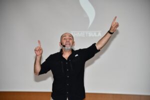 EMNİYET GENEL MÜDÜRLÜĞÜ POLİS BAŞMÜFETTİŞİ VE RESSAM AHMET SULA, “İNSANA