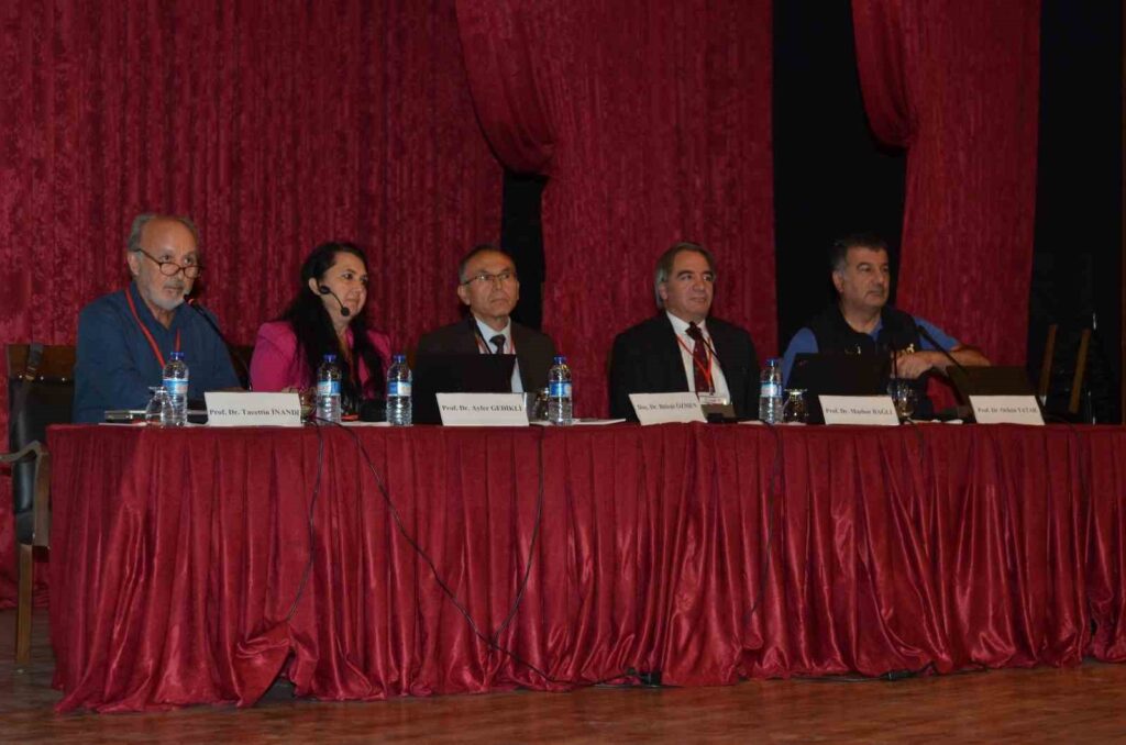 ’Deprem ve dirençli kentler: Hatay için çözüm arayışı çalıştayı’ düzenlendi