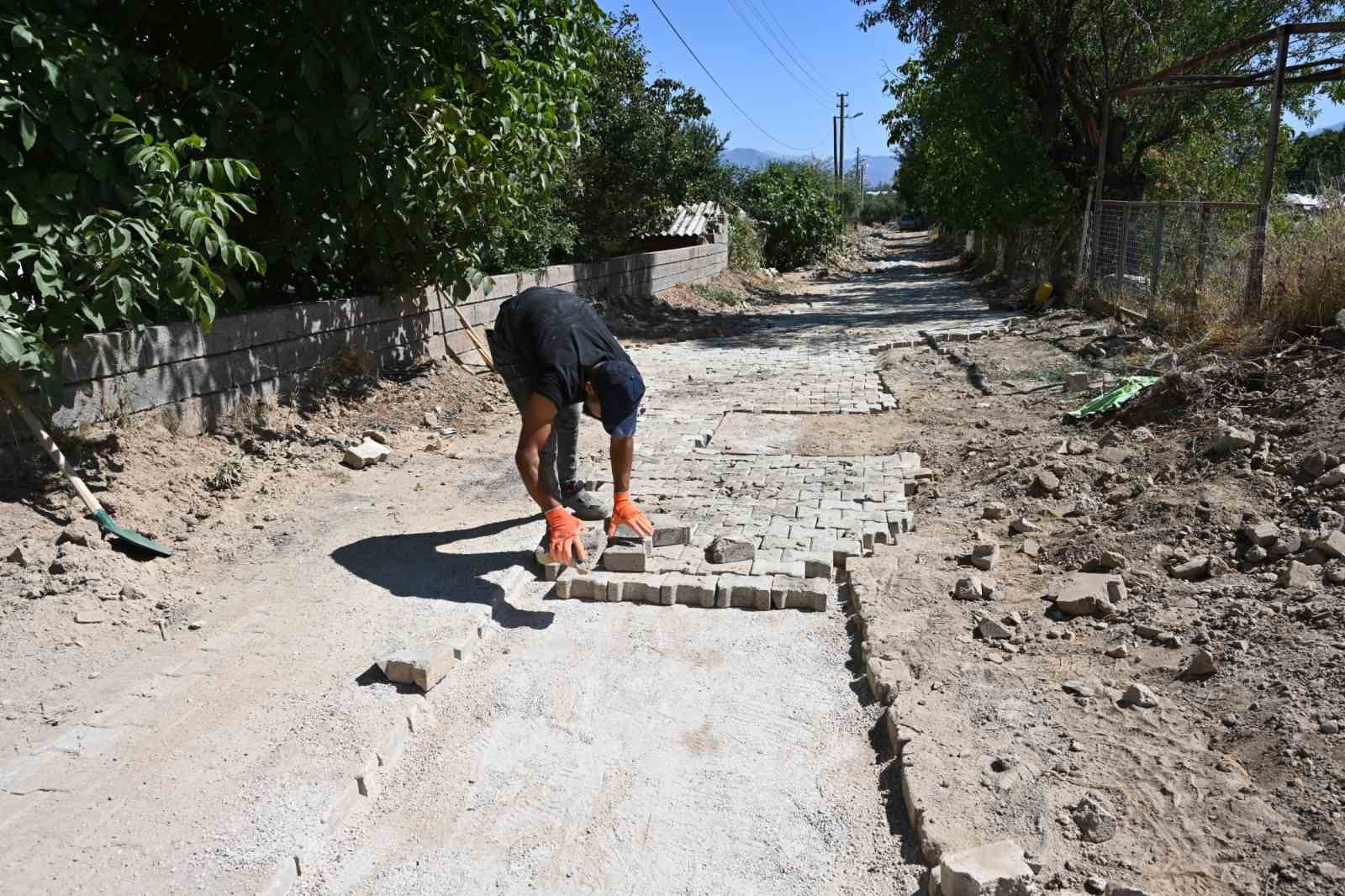 Kahramanmaraş’ın Andırın ilçesinde mahallelerin altyapı ve üstyapı çalışmalarına katkı sağlayacak