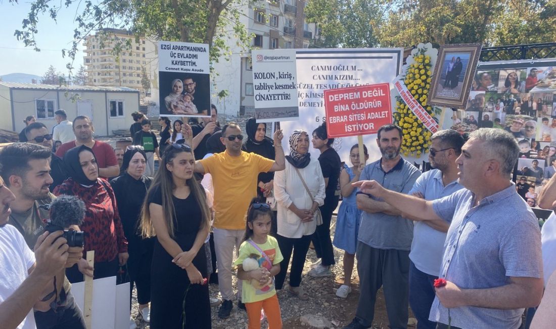 KAHRAMANMARAŞ DEPREMLERİNİN SİMGESİ HALİNE GELEN EBRAR SİTESİ SAKİNLERİ VE YAKINLARI,