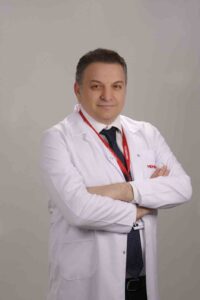 BEYİN SİNİR VE OMURİLİK CERRAHİSİ BÖLÜMÜ’NDEN PROF. DR. MAHMUT AKYÜZ,