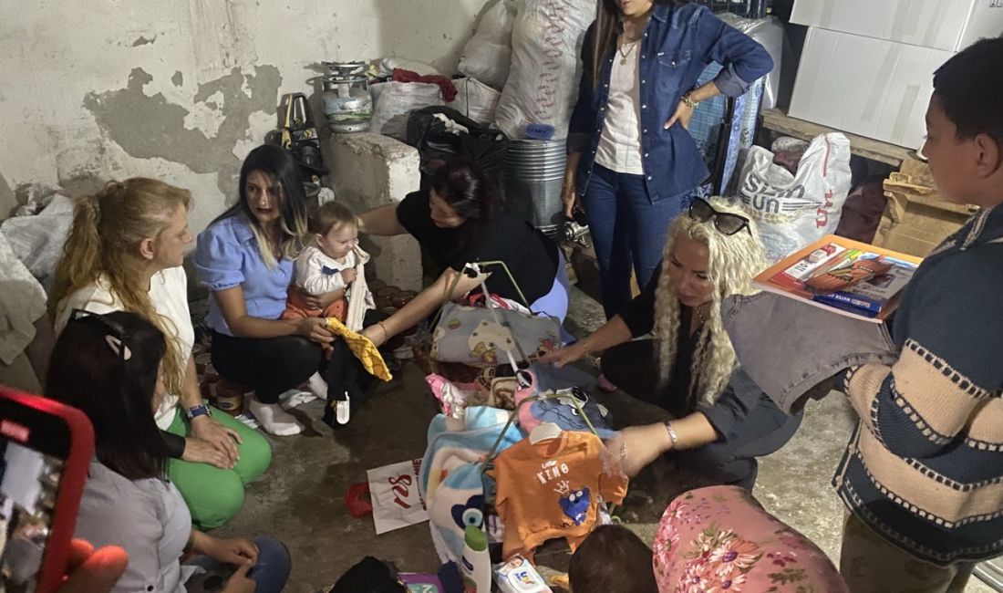 KAHRAMANMARAŞ’TA GÖNÜLLÜ ŞEKİLDE MAHALLE MAHALLE GEZEN KADINLAR, İHTİYAÇ SAHİBİ OLARAK