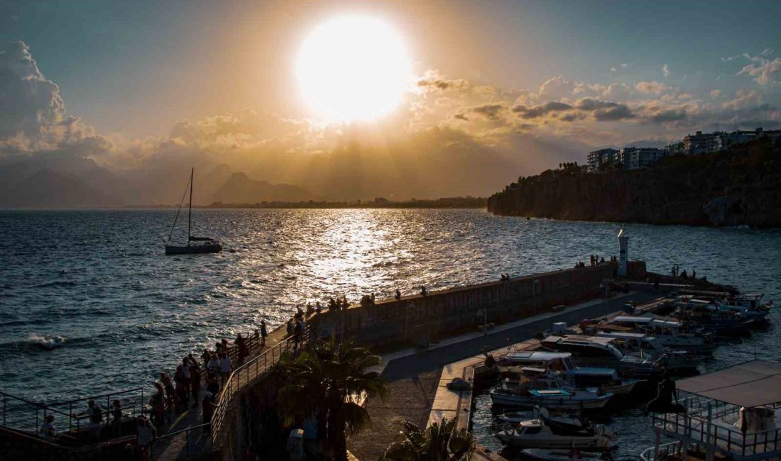ANTALYA (İHA) – TÜRKİYE’NİN GÖZDE TURİSTİK MEKÂNLARINDAN OLAN ANTALYA KALEİÇİ