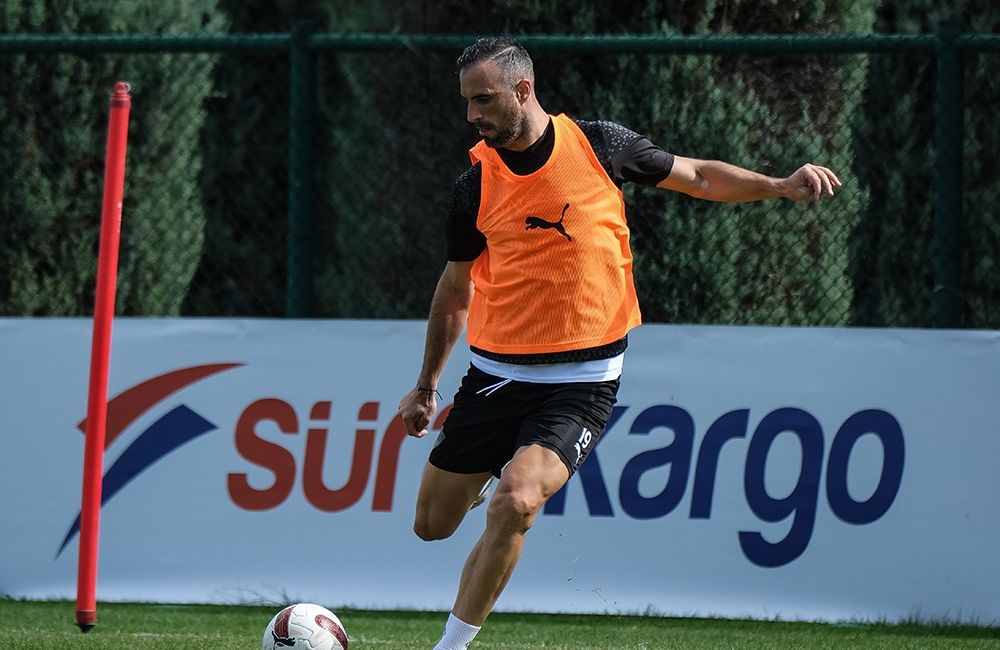 TRENDYOL SÜPER LİG'İN 5. HAFTASINDA EVİNDE KARAGÜMRÜK İLE 0-0 BERABERE