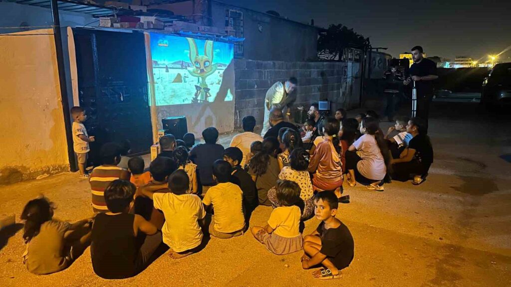 Hiç sinemaya gitmediler sinema ayaklarına geldi 1 hic sinemaya gitmediler sinema ayaklarina geldi 72be282