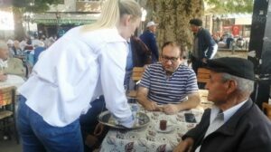 ISPARTA’NIN YALVAÇ İLÇESİNDE KAHVEHANE AÇARAK İŞLETMECİLİĞİNİ YAPAN 28 YAŞINDAKİ MELİKE