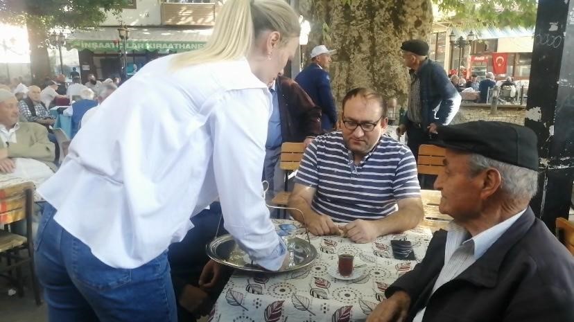 ISPARTA’NIN YALVAÇ İLÇESİNDE KAHVEHANE AÇARAK İŞLETMECİLİĞİNİ YAPAN 28 YAŞINDAKİ MELİKE