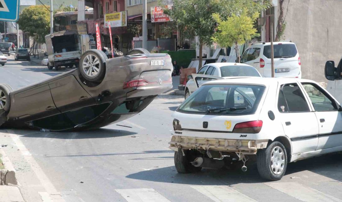 KAHRAMANMARAŞ’TA BİR KİŞİNİN YARALANDIĞI TRAFİK KAZASI, İŞ YERİ GÜVENLİK KAMERASINA