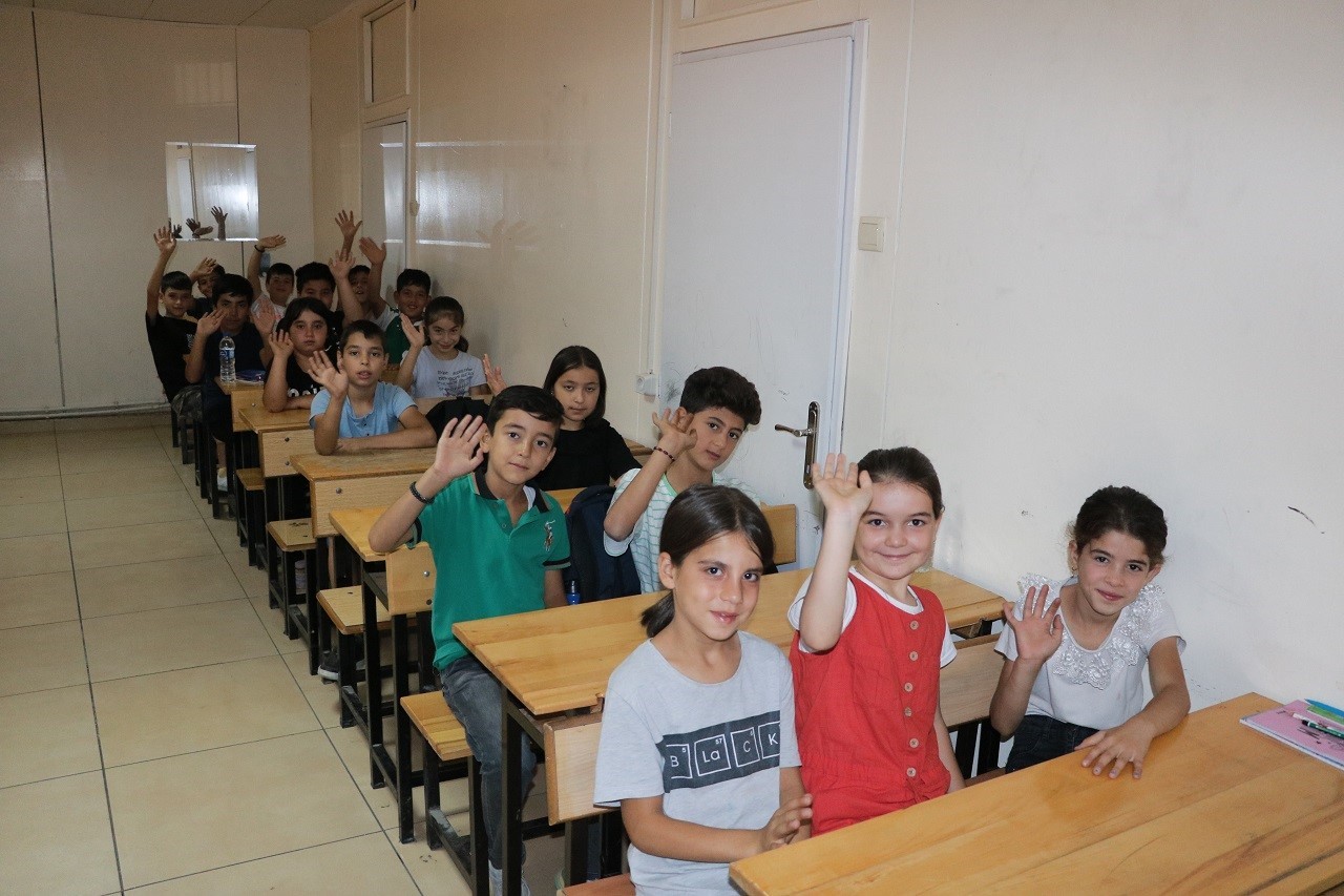 6 ŞUBAT DEPREMLERİNİN MERKEZ ÜSSÜ KAHRAMANMARAŞ’TA KURULAN KONTEYNER OKULLARDA YENİ