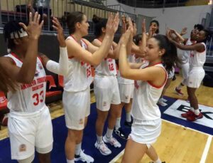 KEPEZ BELEDİYESİ SPOR KULÜBÜ KADIN BASKETBOL TAKIMI'NI ŞAMPİYON YAPTIKTAN SONRA