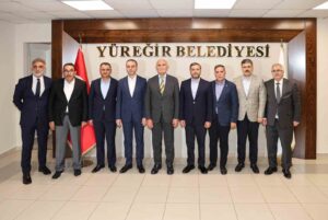 YÜREĞİR BELEDİYE BAŞKANI FATİH MEHMET KOCAİSPİR, “BAŞKANIMIZLA, İLÇEMİZDE VE ŞEHRİMİZDE