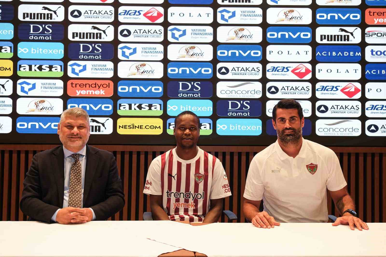 TRENDYOL SÜPER LİG EKİPLERİNDEN HATAYSPOR, ORTA SAHA MASSANGA MATONDO’YU KADROSUNA