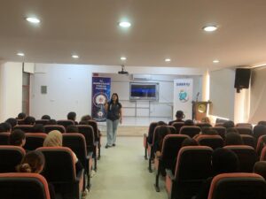 ADANA’DA SİBERAY EKİPLERİ, İNTERNET DOLANDIRICILIĞI VE SİBER ZORBALIK HAKKINDA KURSİYERLERİ