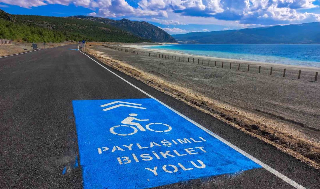 SALDA GÖLÜ KENARINA YAPILAN 7 KİLOMETRELİK PAYLAŞIMLI BİSİKLET YOLUNDA İNCELEMELERDE
