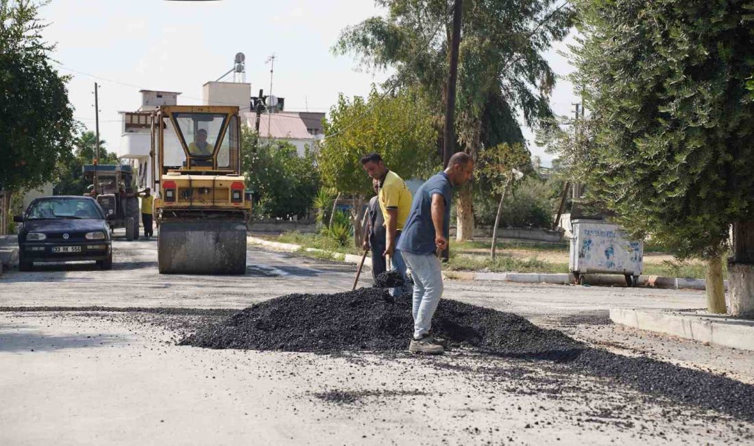 YOL BAKIM ÇALIŞMALARINI SÜRDÜREN