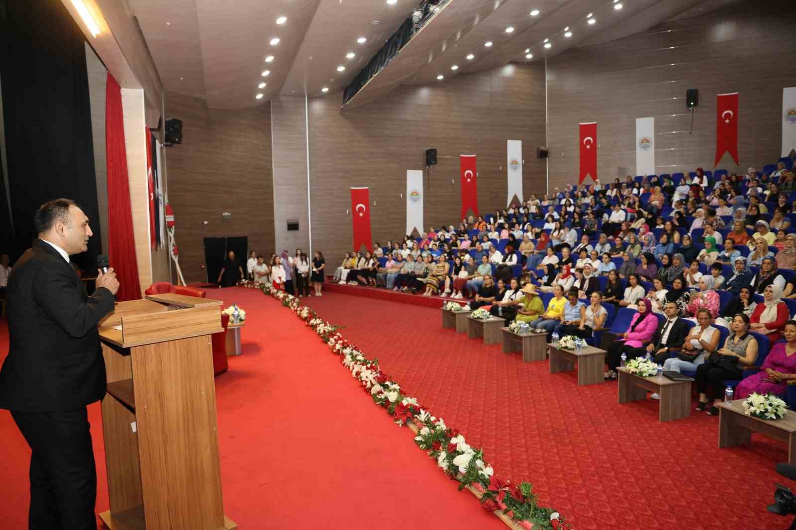 MERSİN'İN MERKEZ İLÇE TOROSLAR BELEDİYESİNCE, 2’NCİSİ DÜZENLENEN 'KADIN SAĞLIĞI PANELİ'