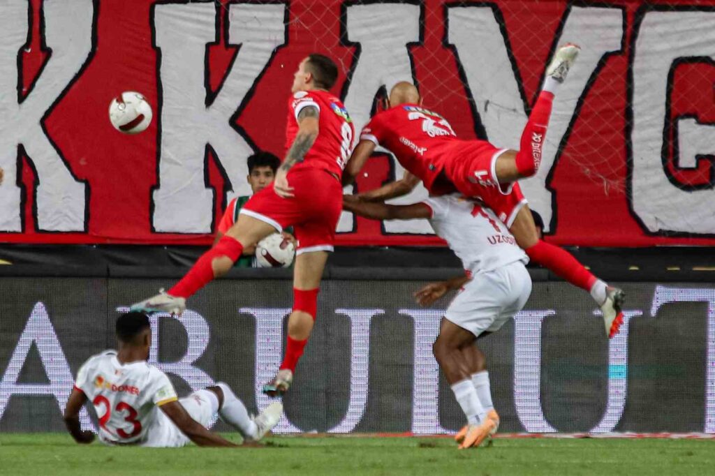 trendyol super lig antalyaspor 1 kayserispor 1 ilk yari d4c6984