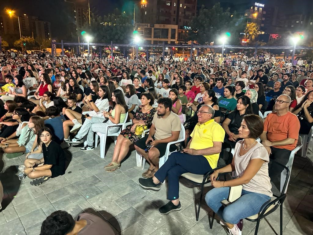 SEYHAN BELEDİYE BAŞKANI AKİF KEMAL AKAY, “TÜRK KADINININ ZAFERİNİ ÖZGÜR