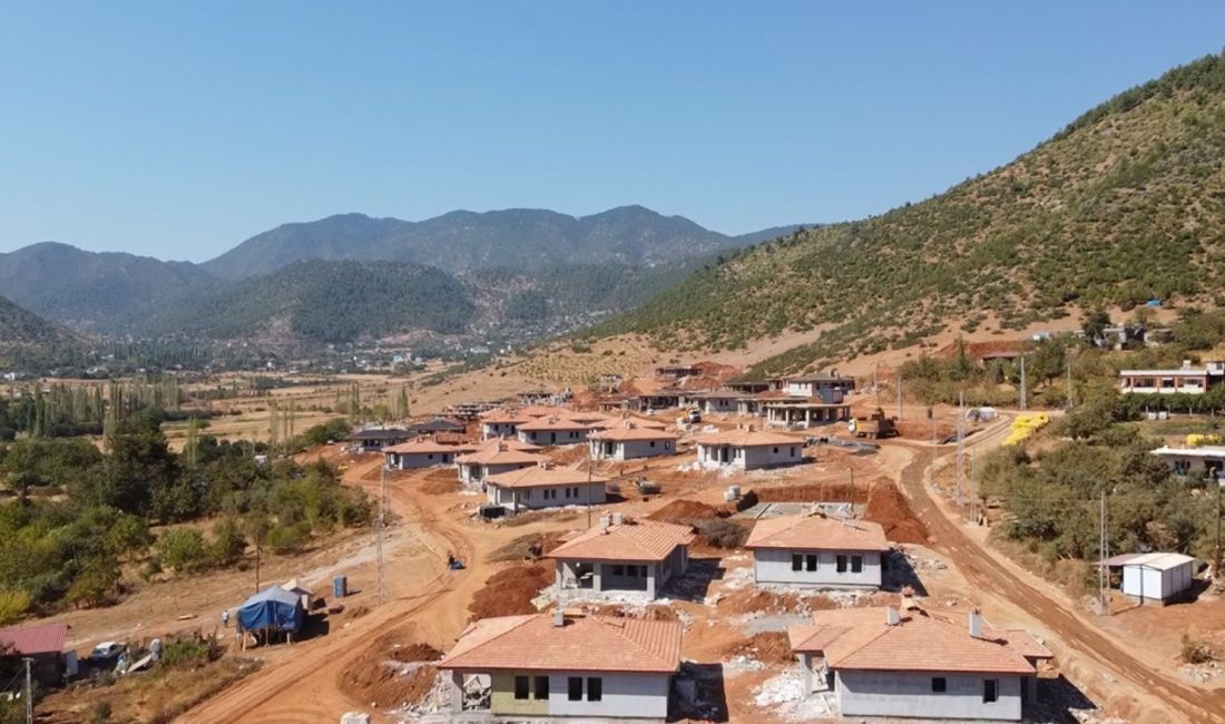 KAHRAMANMARAŞ’IN TÜRKOĞLU İLÇESİNDE YAPIMI DEVAM EDEN DEPREM KONUTLARINDAN 650 TANESİ