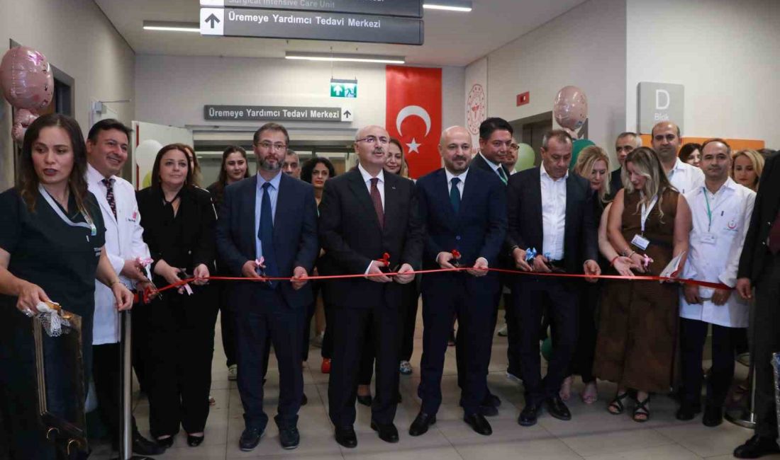 ADANA’DA TÜP BEBEK MERKEZİ’NİN AÇILIŞINDA YAZILAN ‘BABY, GİRL VE BOY’