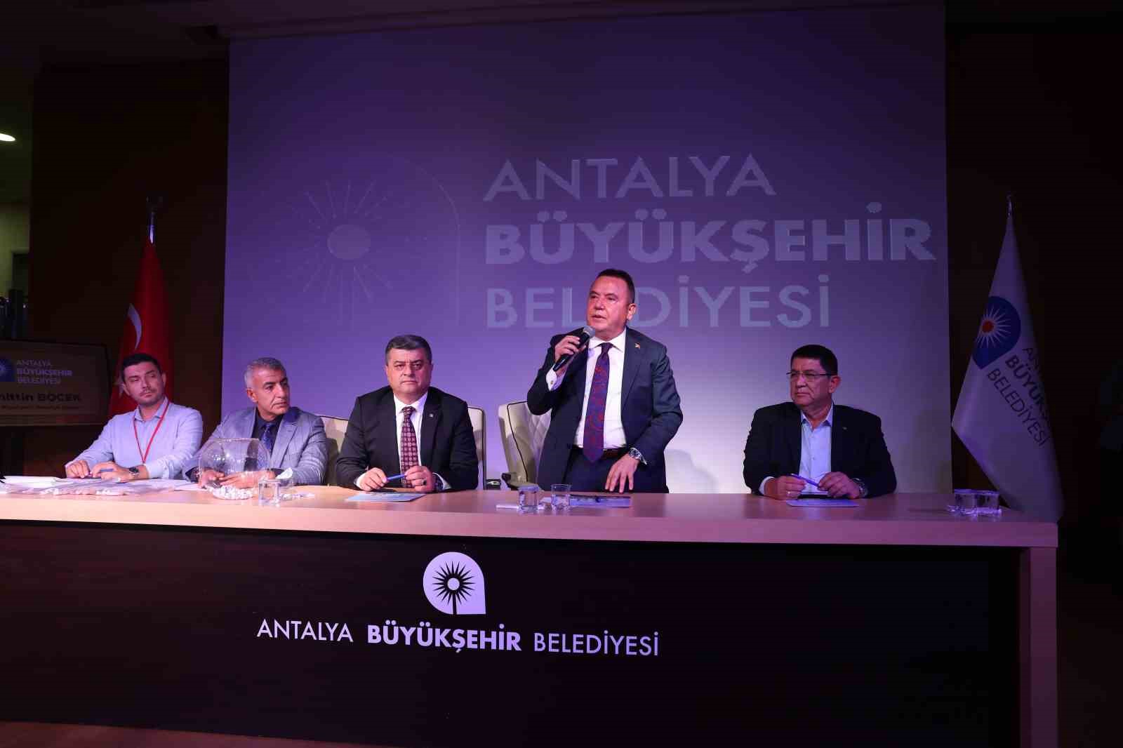 ANTALYA’DA UKOME KARARIYLA YENİ KURULAN DURAKLARDA FAALİYET GÖSTERECEK TAKSİLER ANTALYA