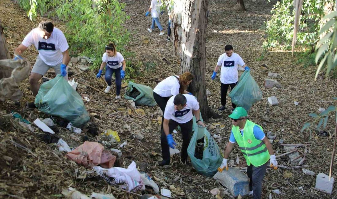 YÜREĞİR BELEDİYESİ, 'DÜNYA TEMİZLİK GÜNÜ' ETKİNLİĞİ YAPTI.