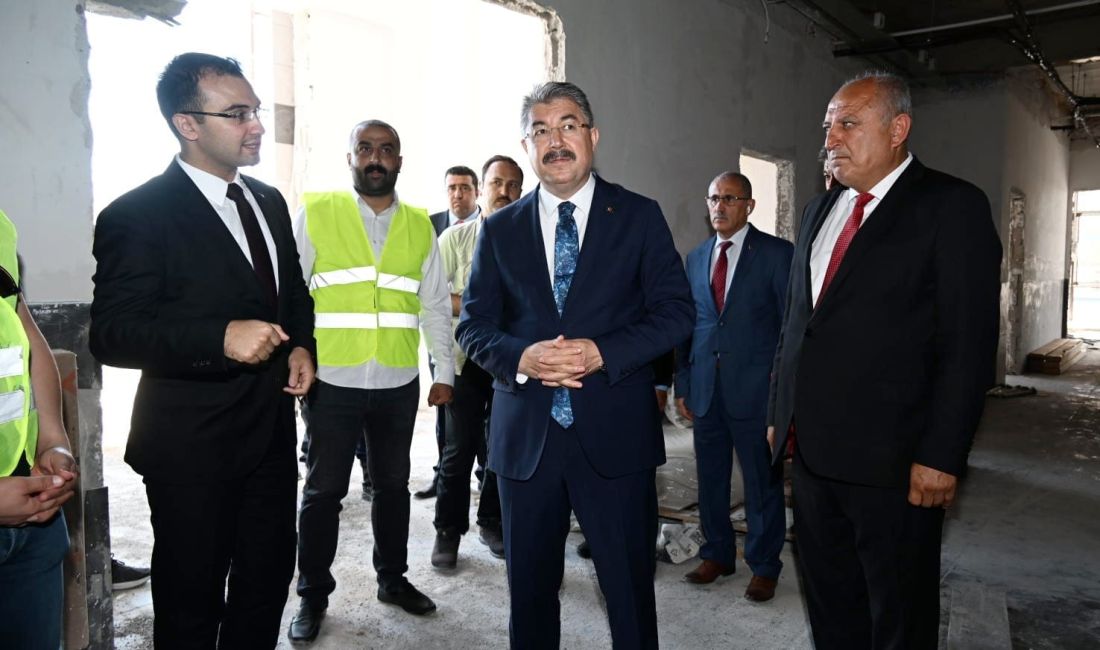 Osmaniyesi Valisi Dr. Erdinç Yılmaz Sumbas Hükümet Konağı inşaatında inceleme
