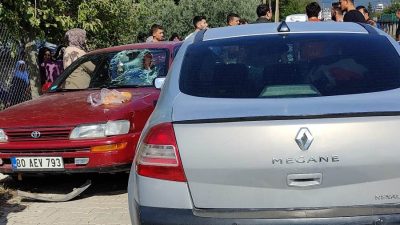 Düzçi Cumhuriyet Mahallesinde 3 aracın karıştığı trafik kazasında bir kişi
