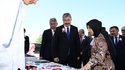 Özel Eğitim Meslek Okulu öğrencileri tarafından hazırlanan “Cumhuriyetin 100. Yılını